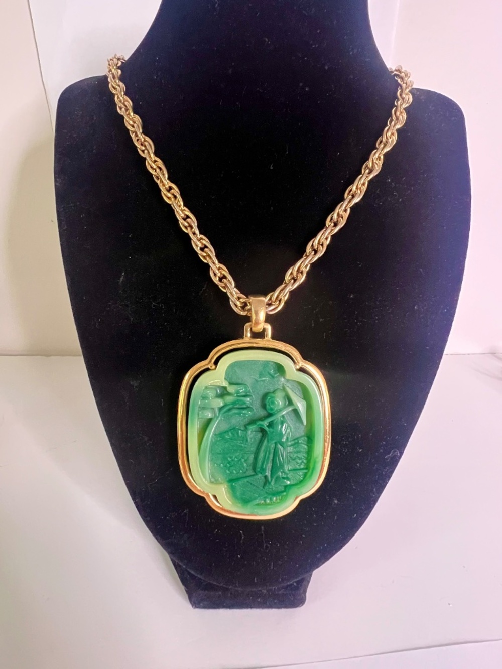 Crown Trifari Asian Chinoiserie Green Jadeite Glass Relief Pendant Rope Chain